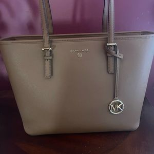 Michael Kors Totebag . Originally paid the price shown in picture.